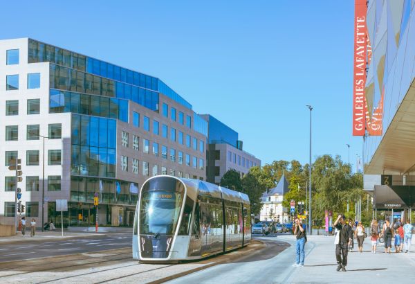 Boosting Safety in Autonomous Public Transit: The Role of AI-Driven Algorithms